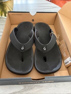 OluKai Ohana Women's Black Water Resistant Beach Flip Flop Sandals Size 10